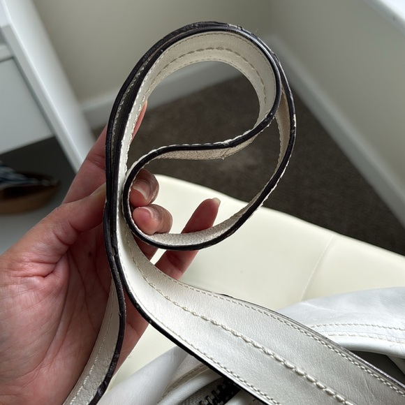 Coach White Sling /Shoulder Leather Bucket Bag - Picture 7 of 13